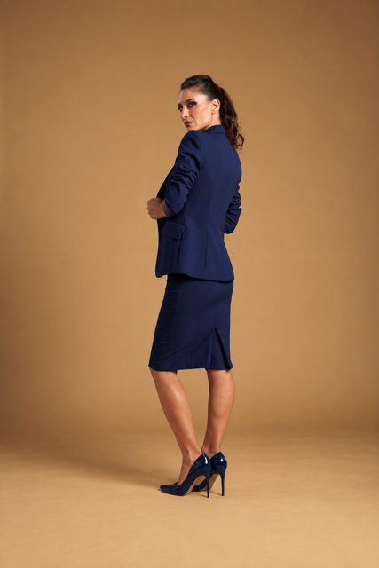 Giacca MANOLA blu monopetto sciancrata con rever a lancia in Top Cady stretch blu - immagine 3