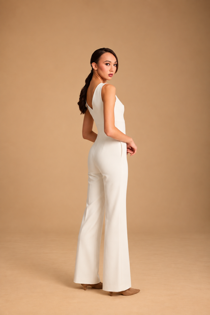 Tuta Jumpsuit bianco NICOLE con scollo a barca e linea scolpita in Top cady stretch white - immagine 3
